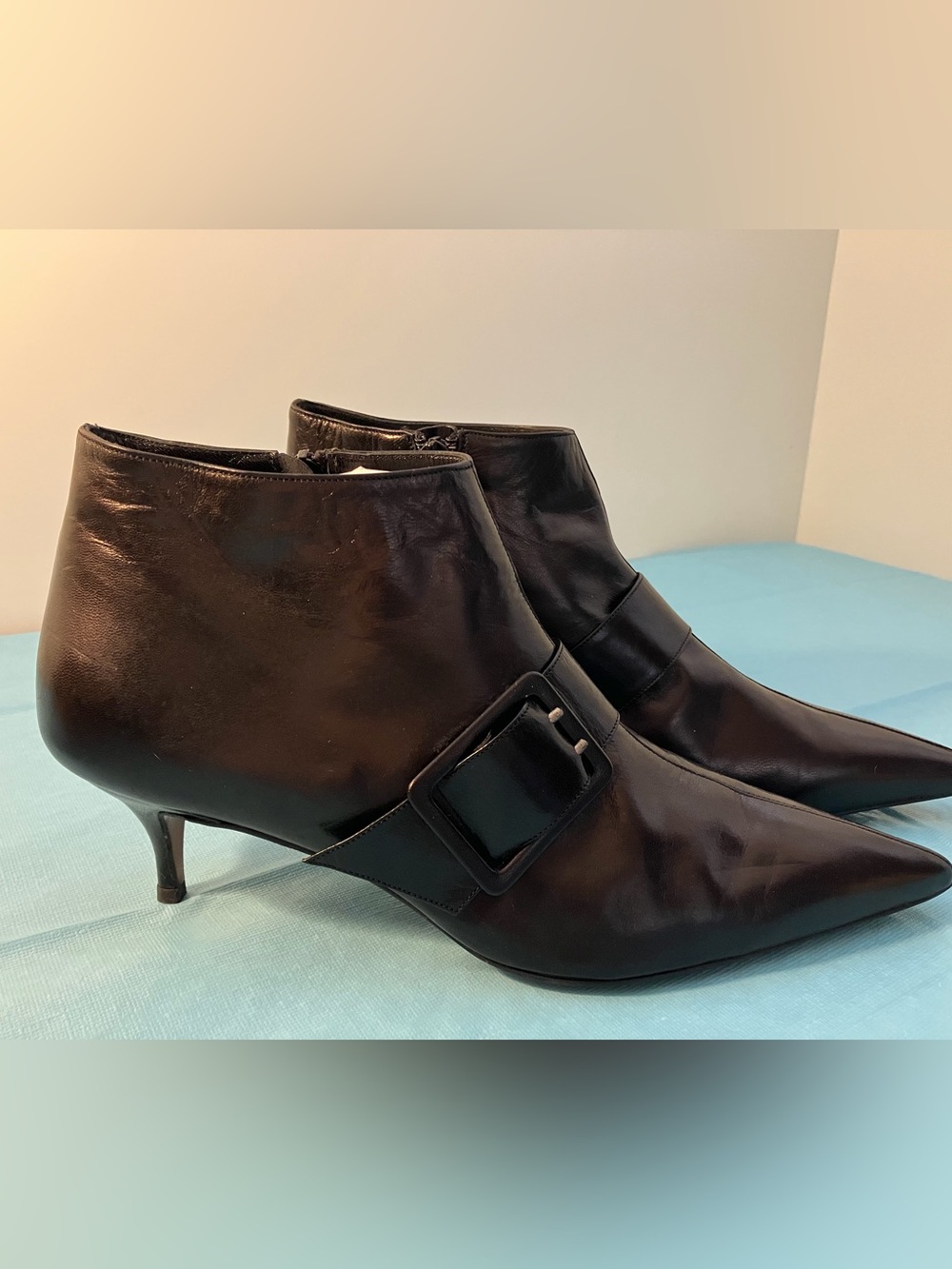Holt Renfrew Black Leather Kitten Heel Boots Made In Italy EU sz 39.5